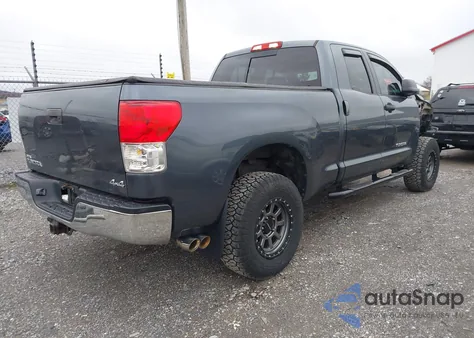 2010 Toyota Tundra Grade 4.6L V8 z USA, uszkodzony, nr VIN 5TFUM5F16AX010351